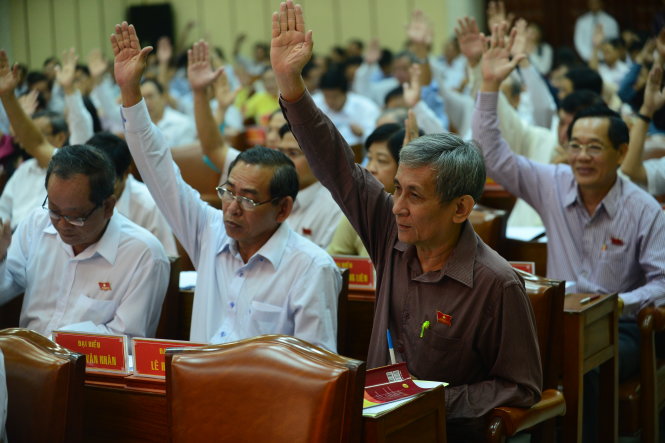 HĐND[-]TP.HCM,[-]họp,[-]bất[-]thường.[-]Không[-]đốn.[-]cây[-]rừng,[-]xây[-] trạm,[-]kiểm[-]lâm